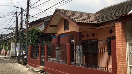 Rumah di Perumahan Kembang Larangan, Ciledug