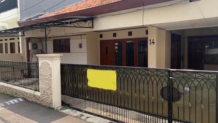 Rumah Klasik Lokasi Strategis Jakarta Selatan Tebet