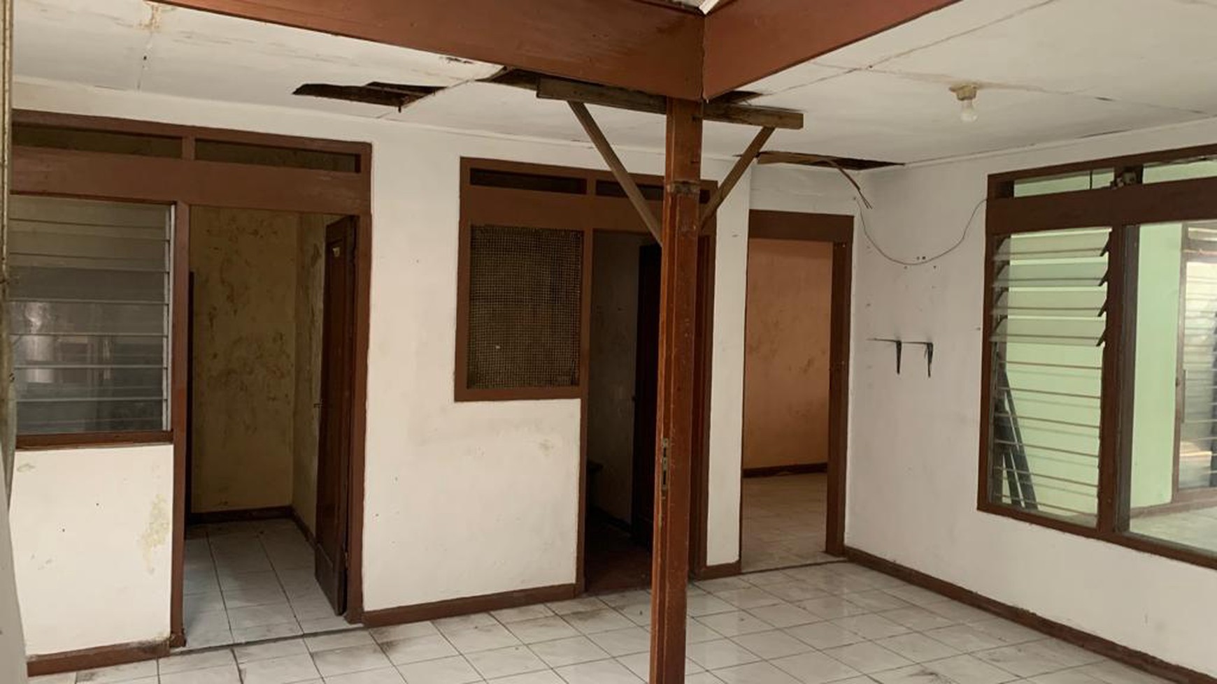 Rumah Klasik Lokasi Strategis Jakarta Selatan Tebet