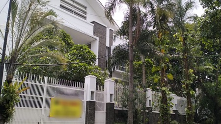 Beautiful House di Area yang Tenang dan Nyaman