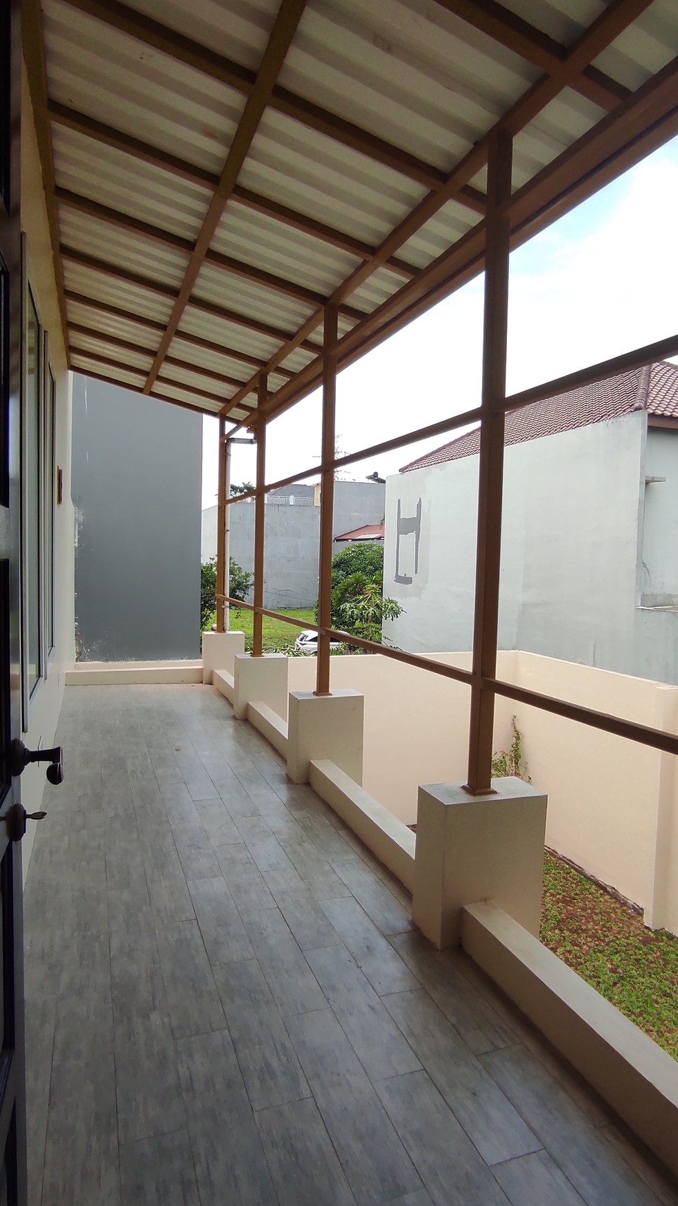 Dijual Rumah Cantik Siap Huni 2 lantai di Grand Wisata, Bekasi