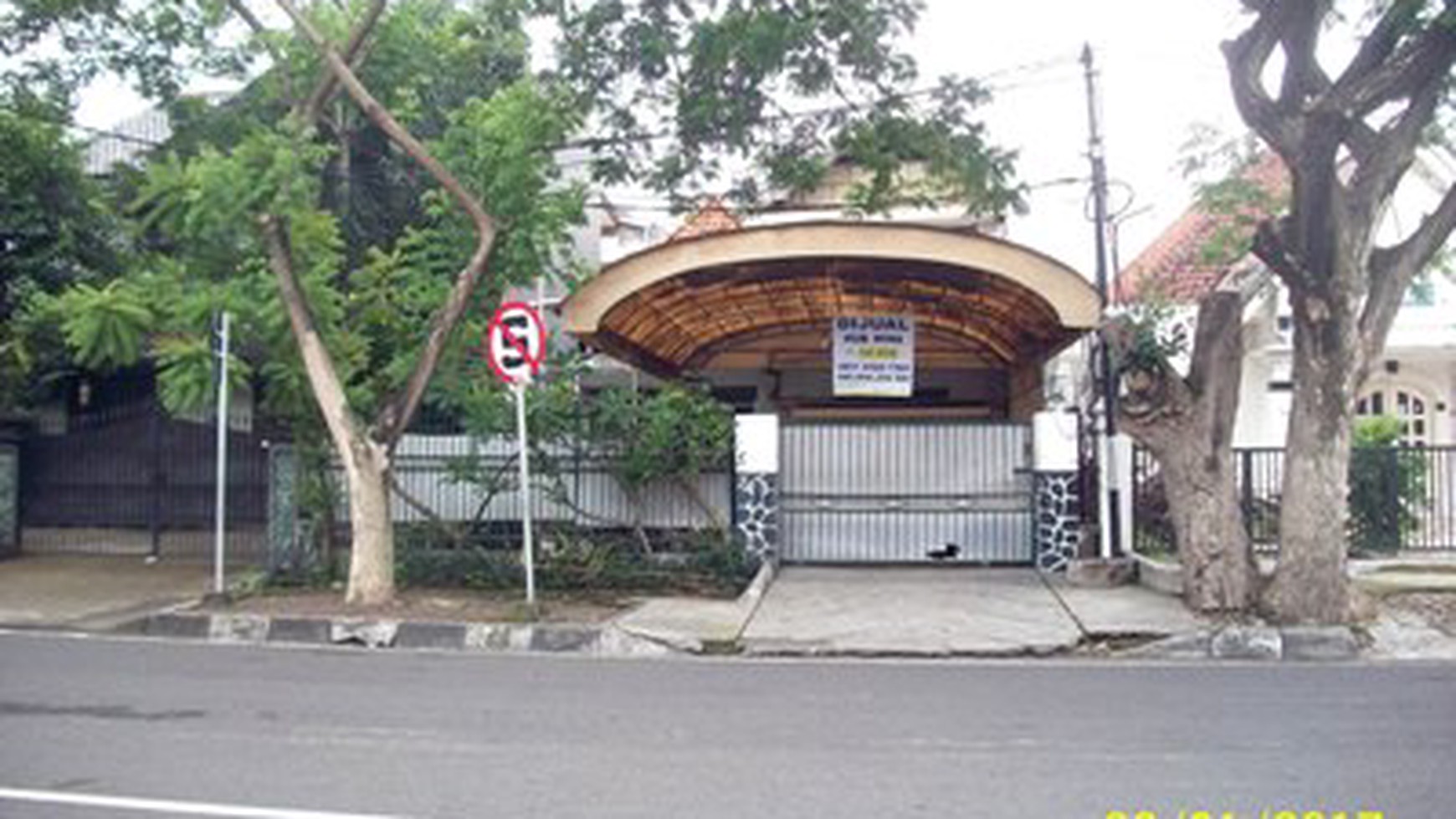 Rumah 1.5 Lantai,  di  Bengawan  ,pusat kota Surabaya