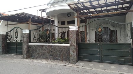 Rumah 2 Lantai  Jalan Jetis Ketintang