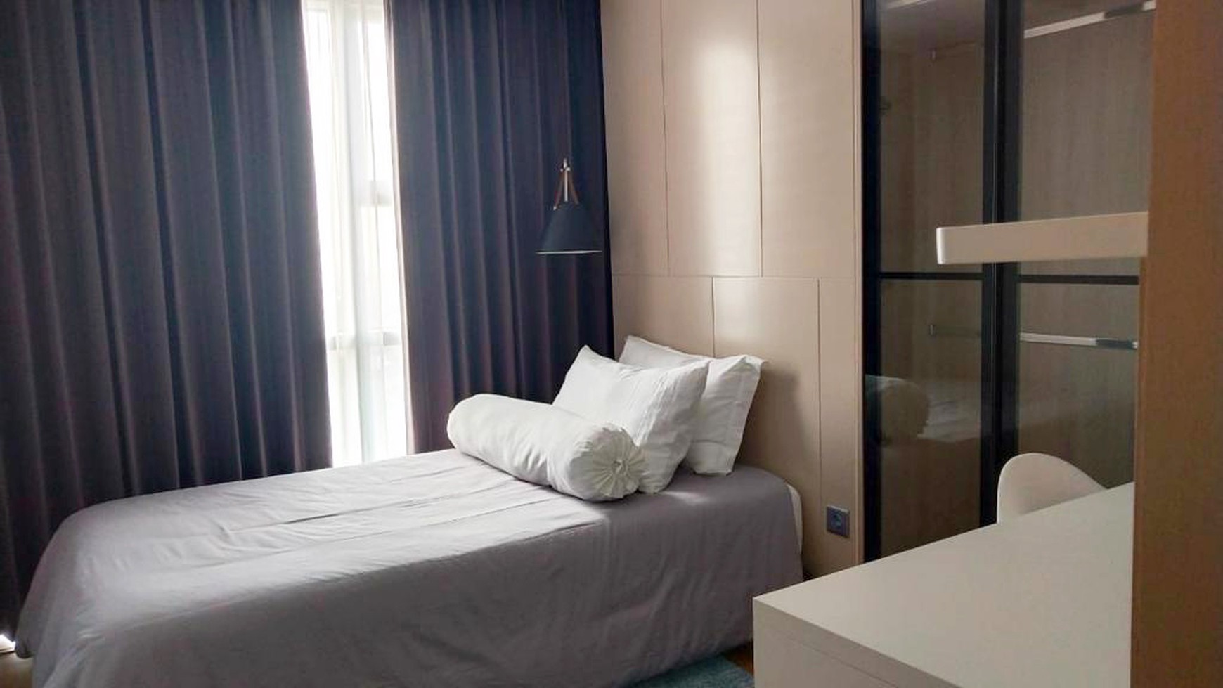 Apartemen One Icon Tunjungan Plaza, Full Furnished, ada Private Lift, View City, Lokasi Ciamikk