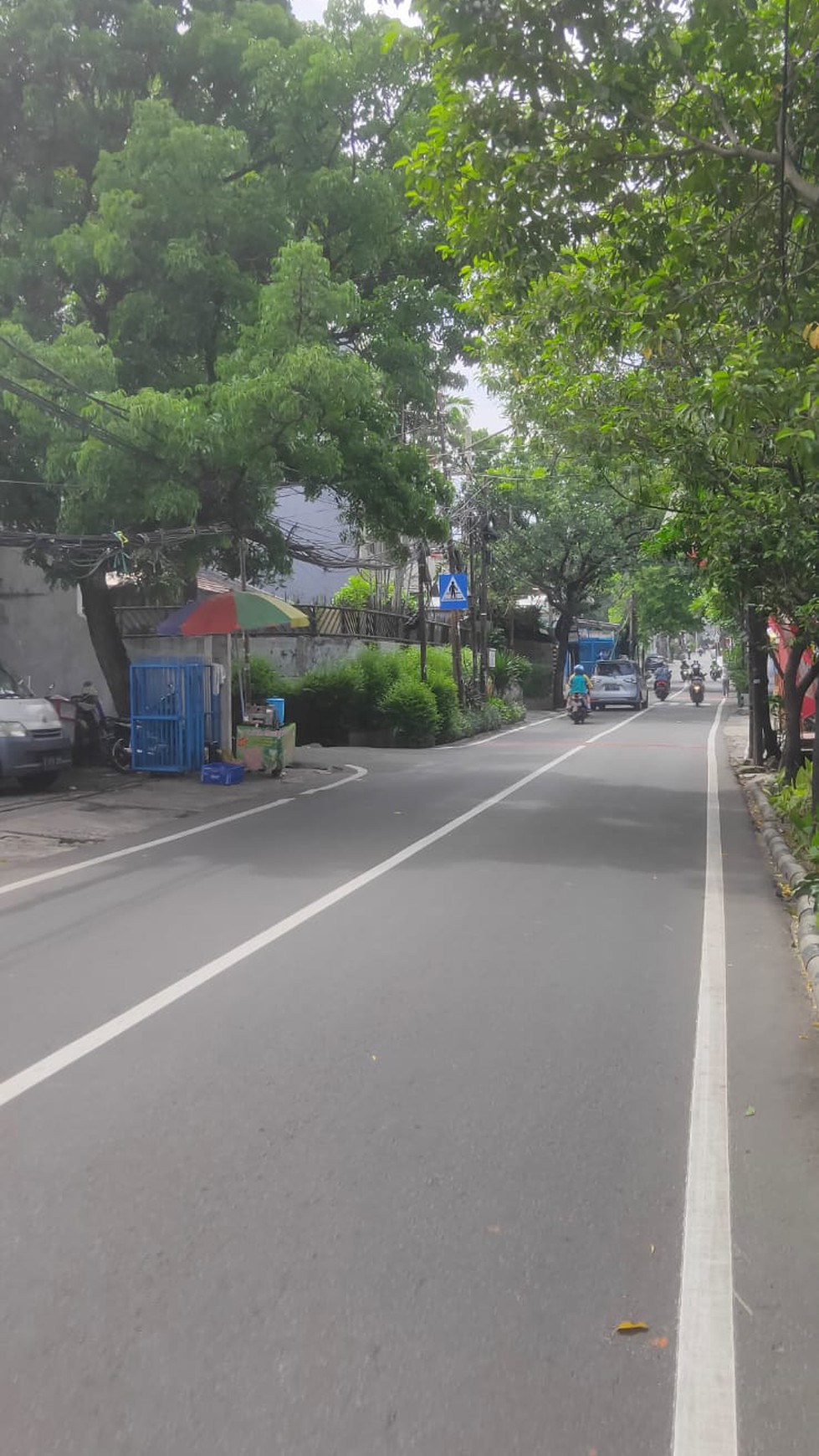 Rumah dijual 2,5 lantai bisa usaha caffe di Duri Kepa Jakarta Barat