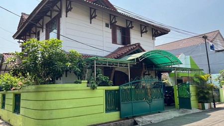 Rumah Asri siap huni 2 lantai di Jurang Mangu - Bintaro