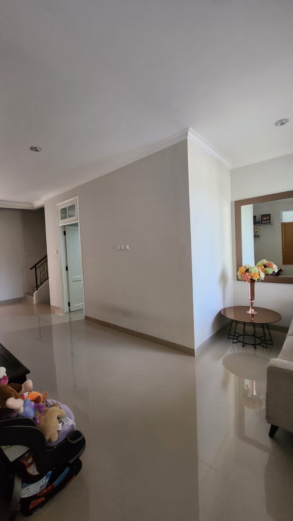 Rumah Cantik Furnished di Kota Wisata