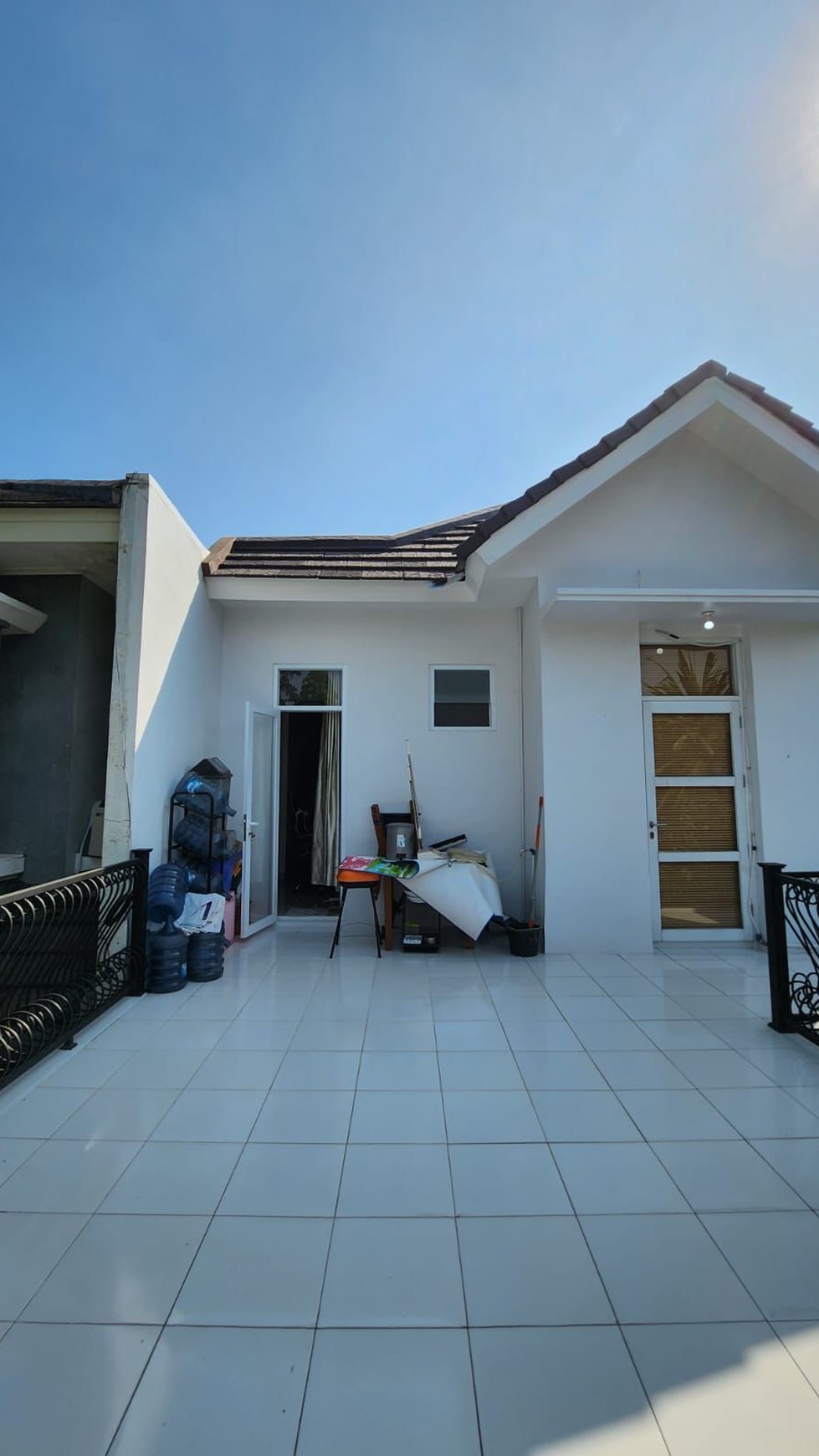 Rumah Cantik Furnished di Kota Wisata