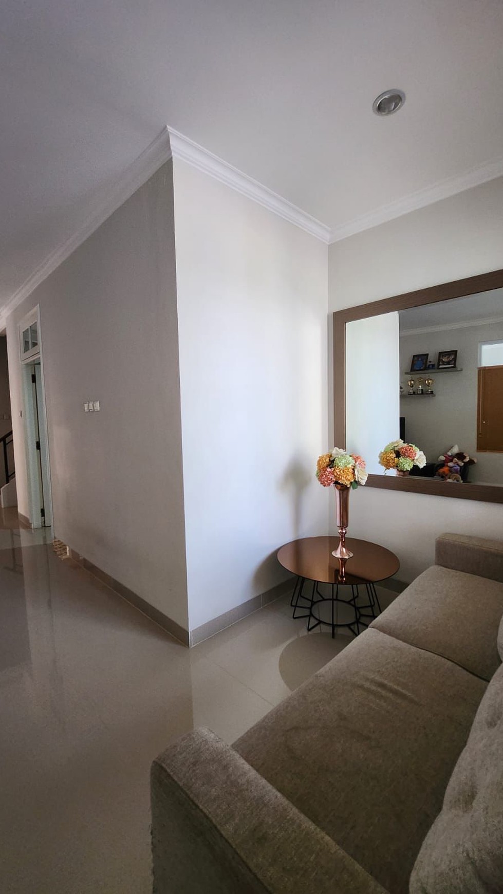 Rumah Cantik Furnished di Kota Wisata