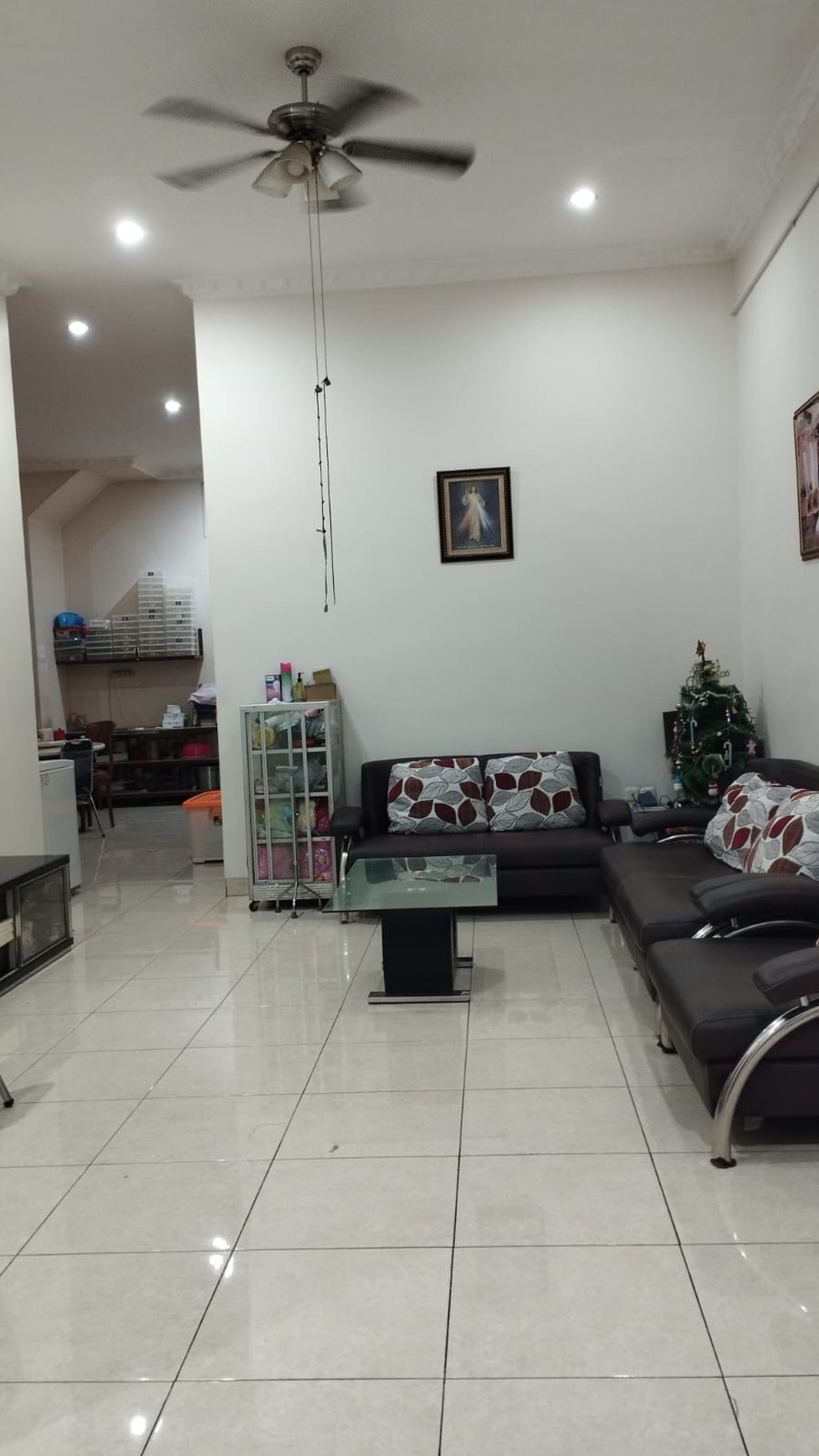 Dijual Rumah di JL. Padjajaran Raya Perum 3 Karawaci Tangerang