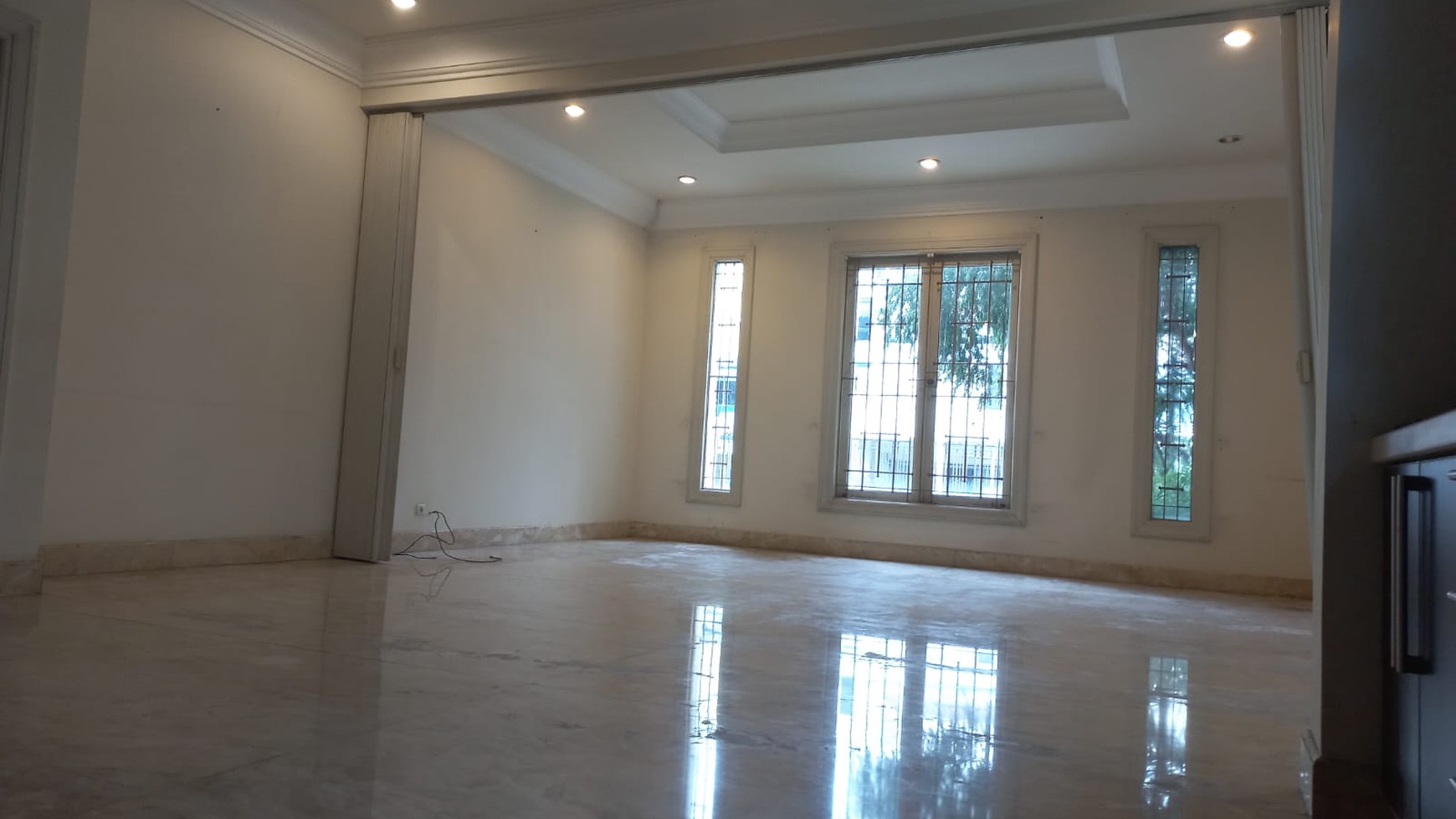 Rumah Mewah 2 Lantai Semi Furnished, Raya Kertajaya Indah, Surabaya Timur