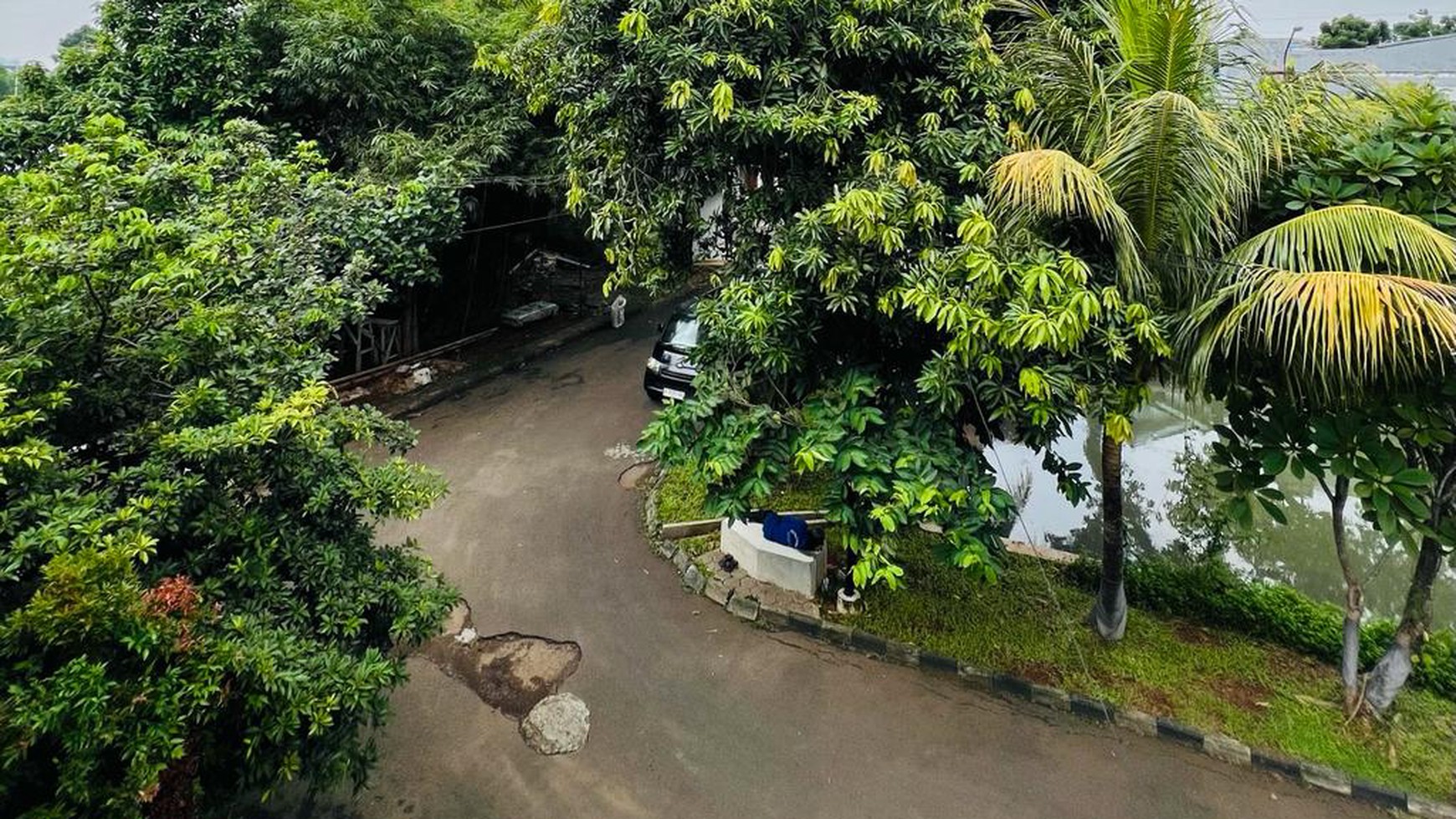 Rumah Bagus Dengan Kolam Renang Di Mandar Utama Bintaro Jaya