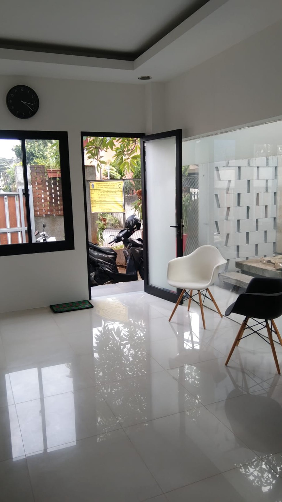 Rumah Ex Marketing Gallery Di Ozone Residence Veteran Bintaro