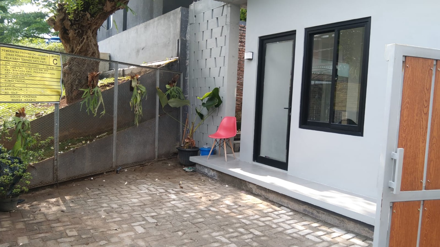 Rumah Ex Marketing Gallery Di Ozone Residence Veteran Bintaro