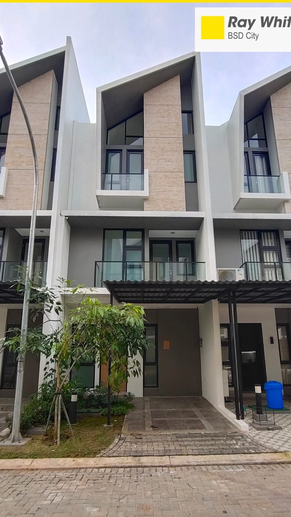 Rumah Baru di BSD dekat Taman Kota