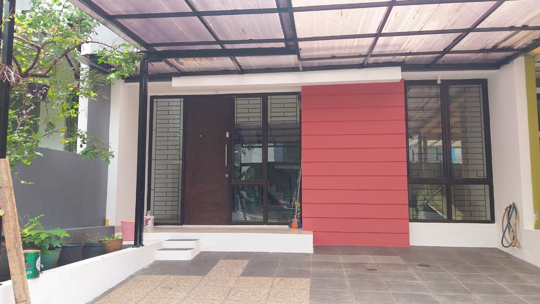 Rumah Siap Huni, 1 lantai dengan carport, Lokasi di Gracia Residence