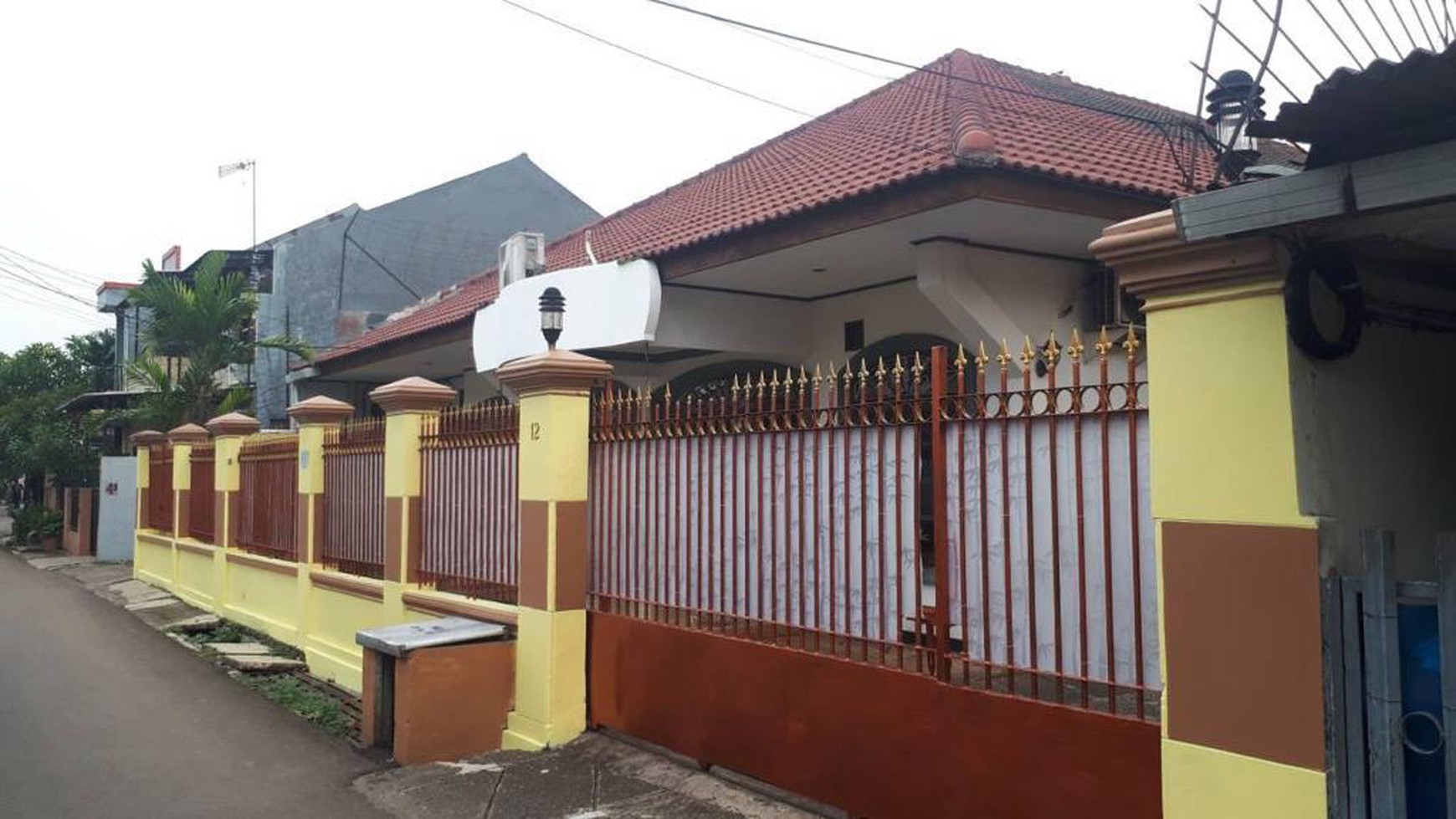 Dijual Rumah + Paviliun di Pancoran,