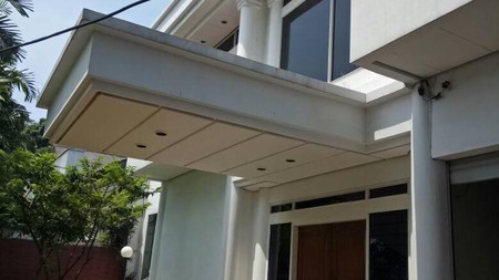 DIJUAL Rumah di lokasi strategis ditengah kota Kebayoran Baru 