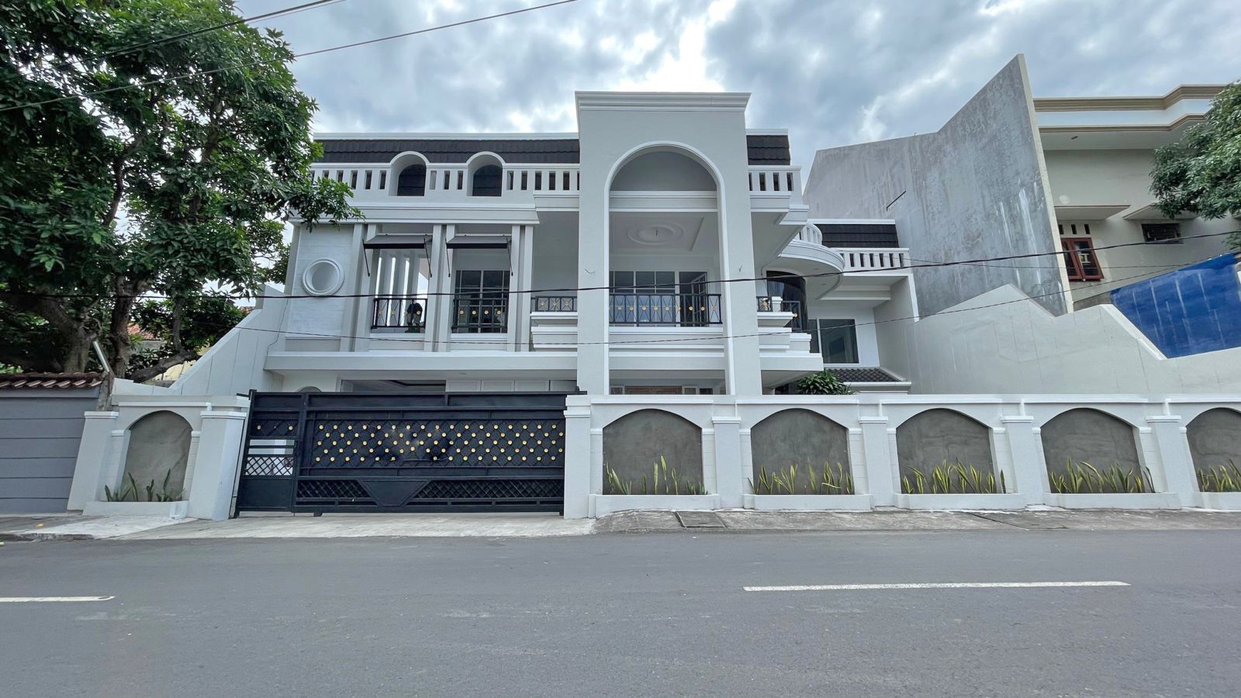 Rumah Mewah American Classic di Denpasar Bali