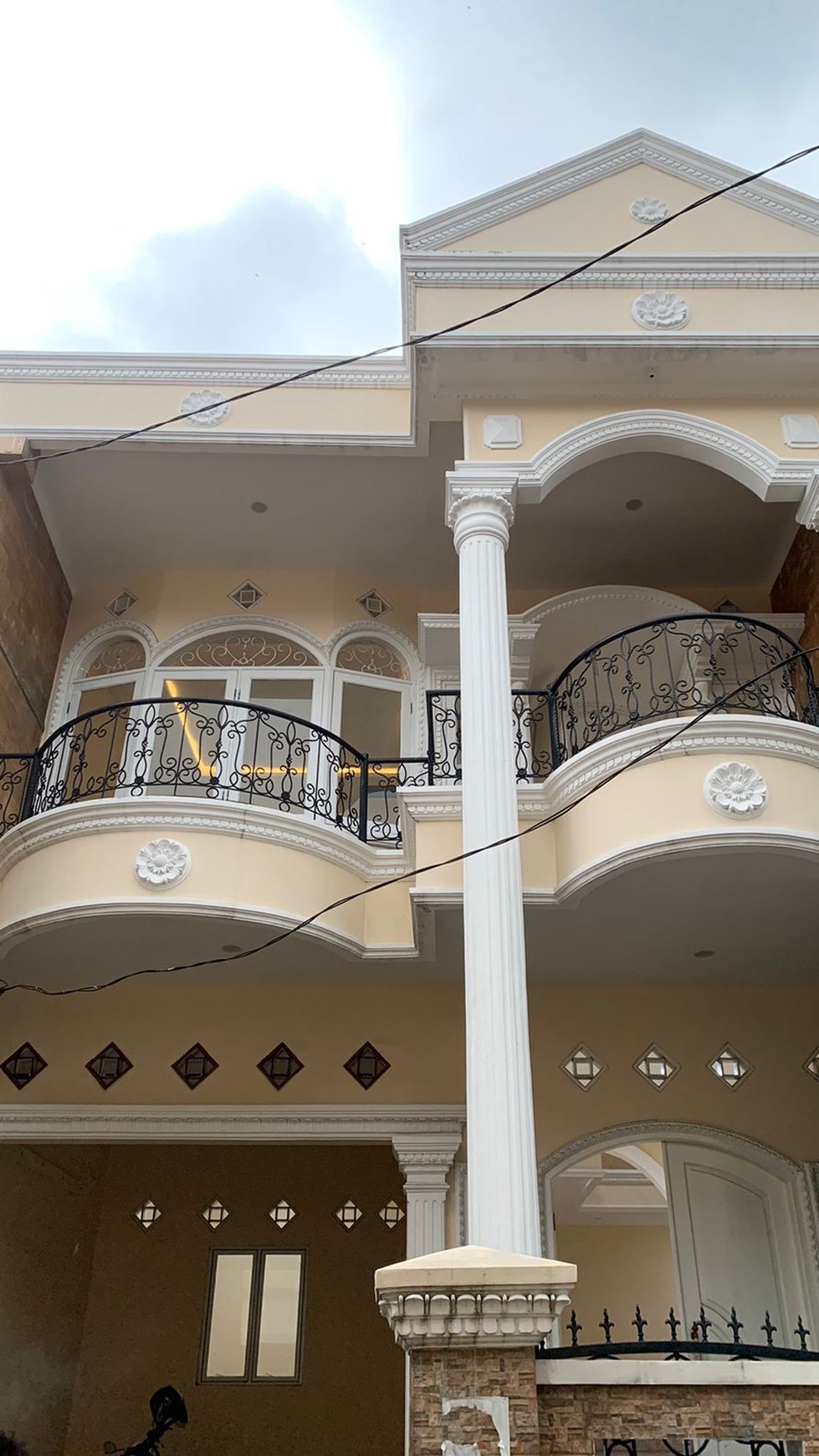 Rumah Bagus, bebas banjir lokasi strategis di Jakarta Selatan