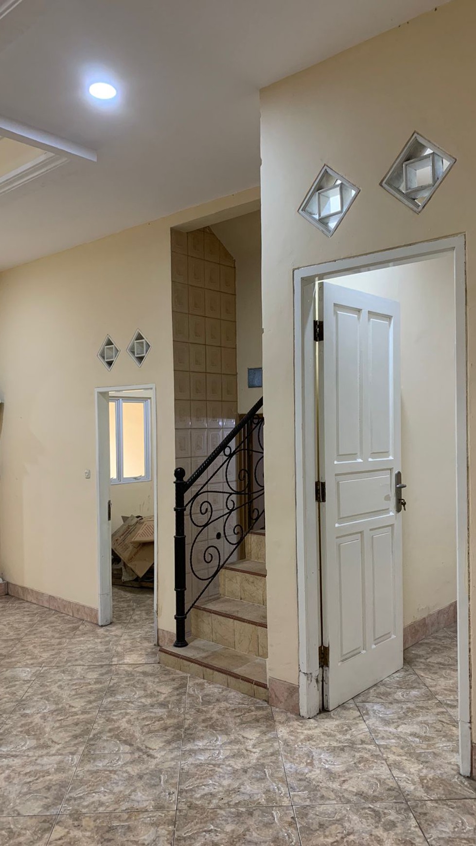 Rumah Bagus, bebas banjir lokasi strategis di Jakarta Selatan