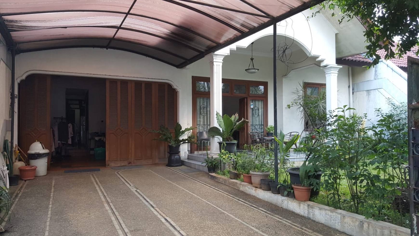 Rumah rapih, siap huni, lokasi strategis di Bintaro - Jakarta Selatan