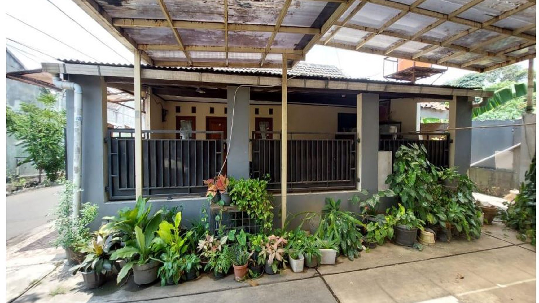 Rumah di Komplek Sarana Indah Permai Ciputat Tangsel