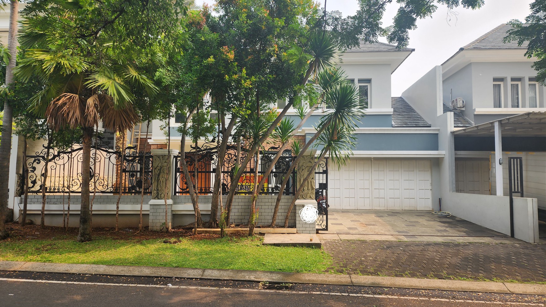 Rumah siap huni di second boulevard Kota Wisata