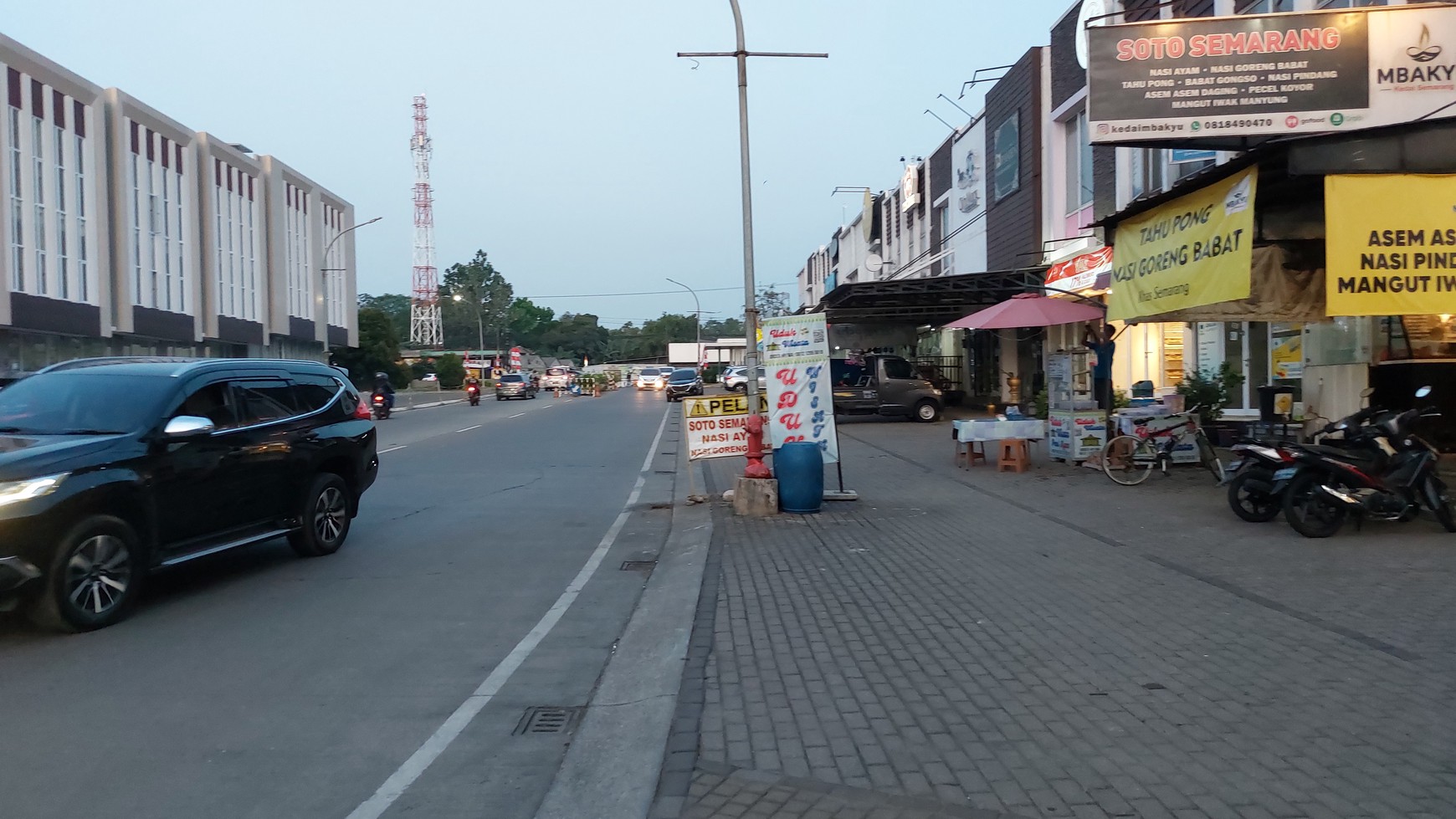 Ruko besar Kota wisata hadap jalan raya, akses 24 jam