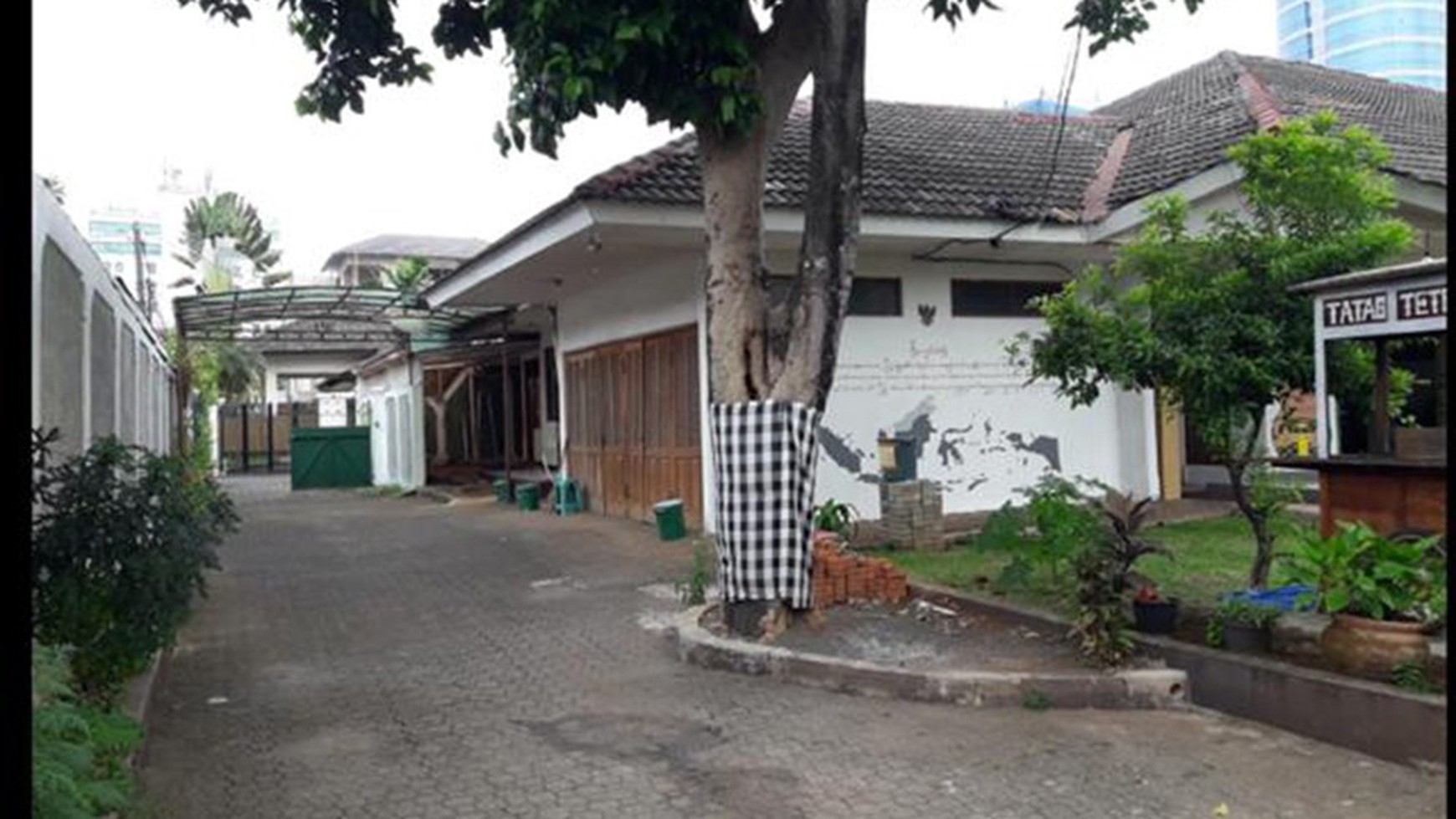 Rumah Bagus Di Komp Chrus Hystrix, Jl Jeruk Purut Cilandak Jakarta Selatan