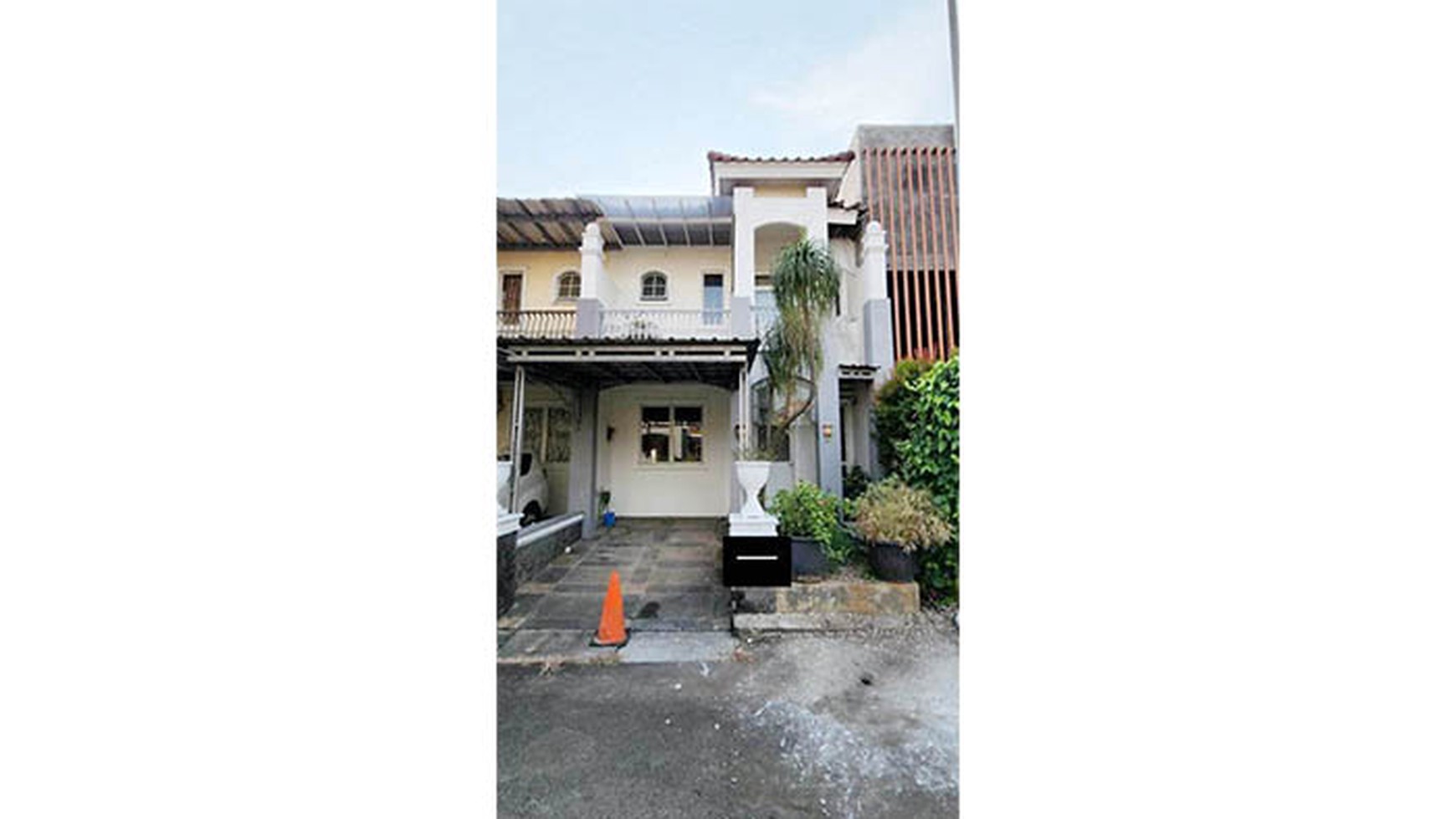 Rumah Bukit Gading Mediterania, Kelapa Gading Luas 6x23m2