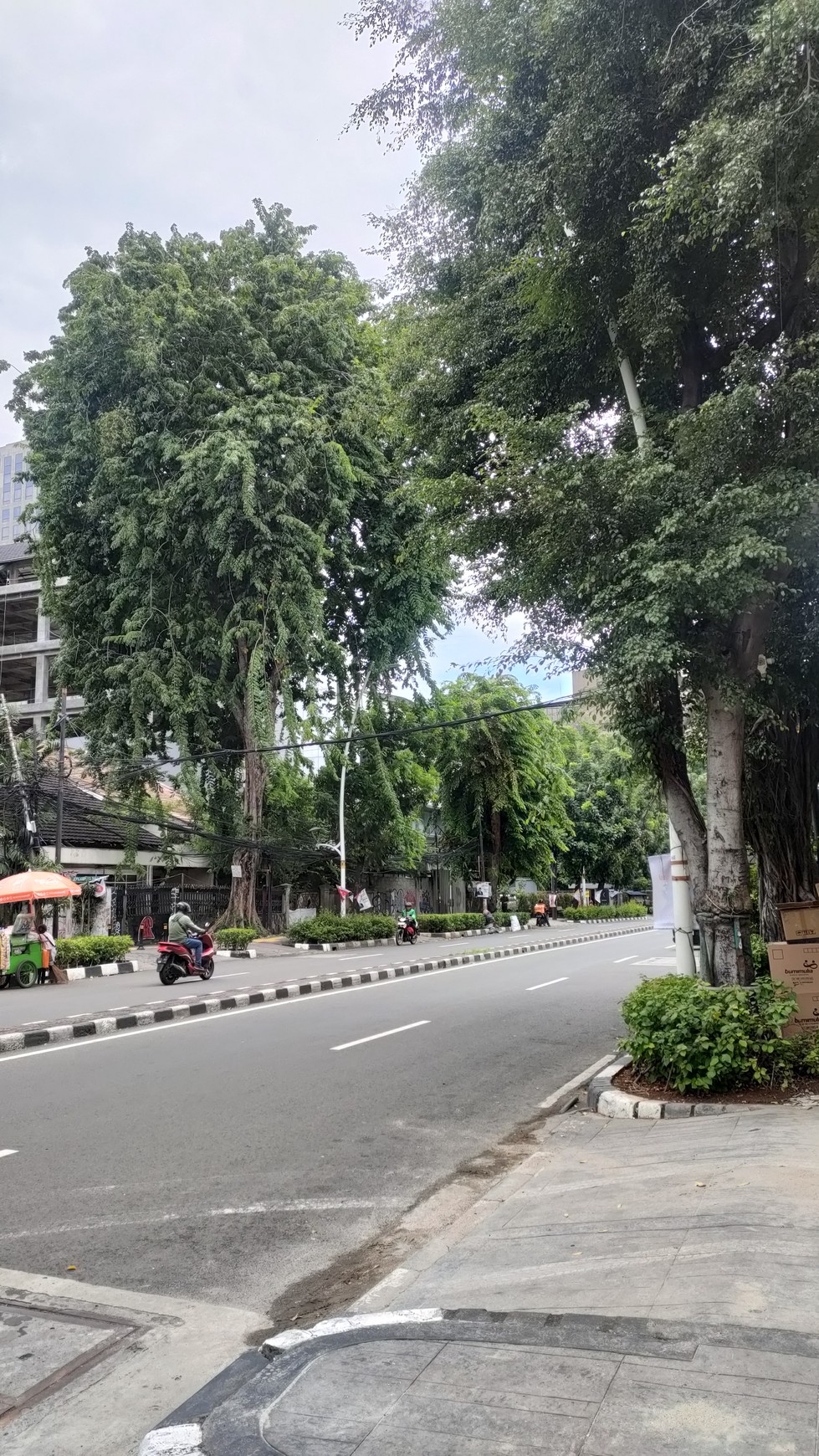 Commercial Building di Jakarta Pusat