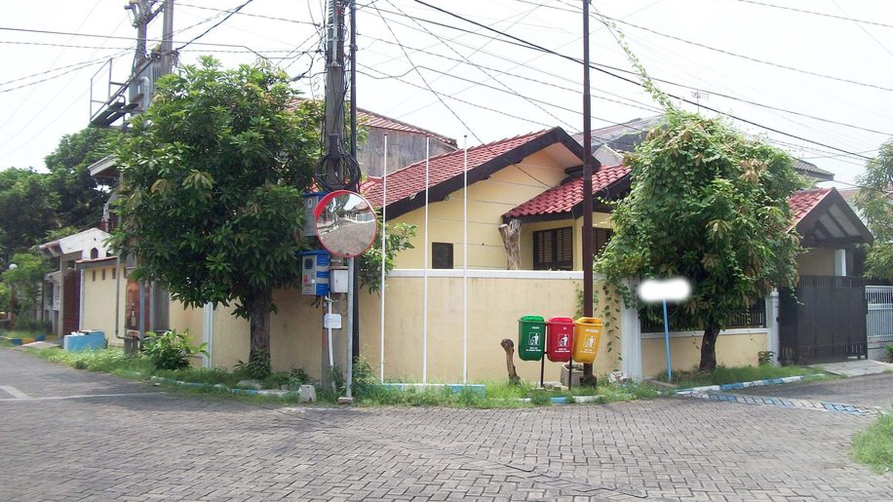 Rumah di Rungkut Mapan Tengah Surabaya Timur, Bagus + Terawat, Hook/Pojokan - MG -