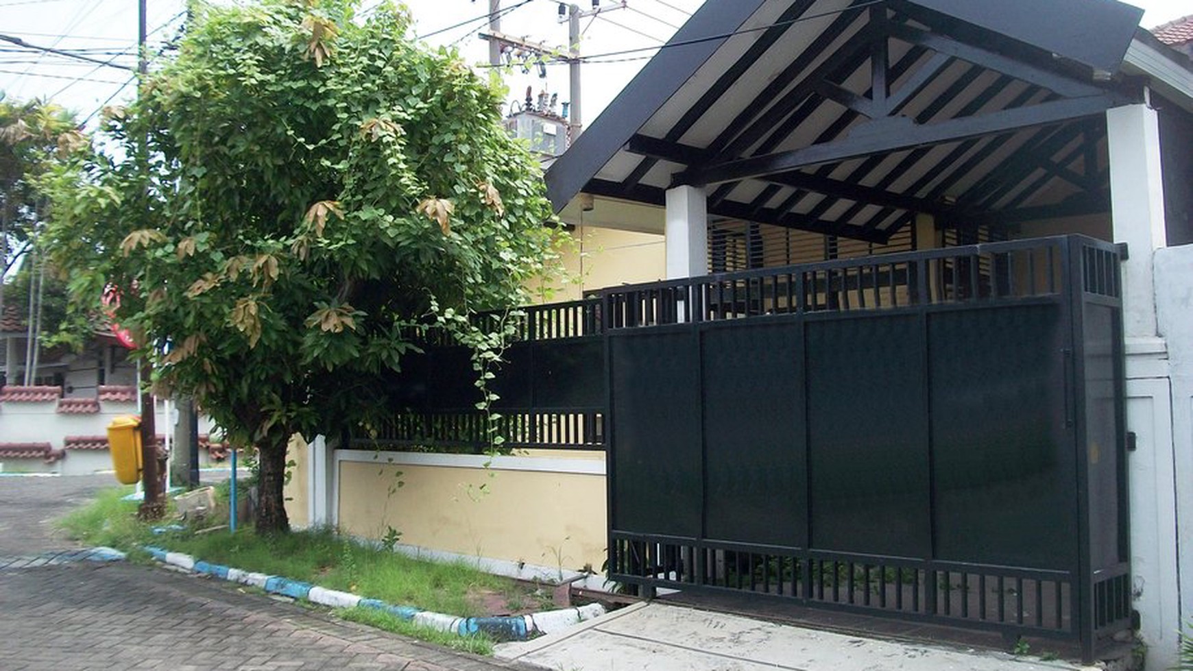 Rumah di Rungkut Mapan Tengah Surabaya Timur, Bagus + Terawat, Hook/Pojokan - MG -