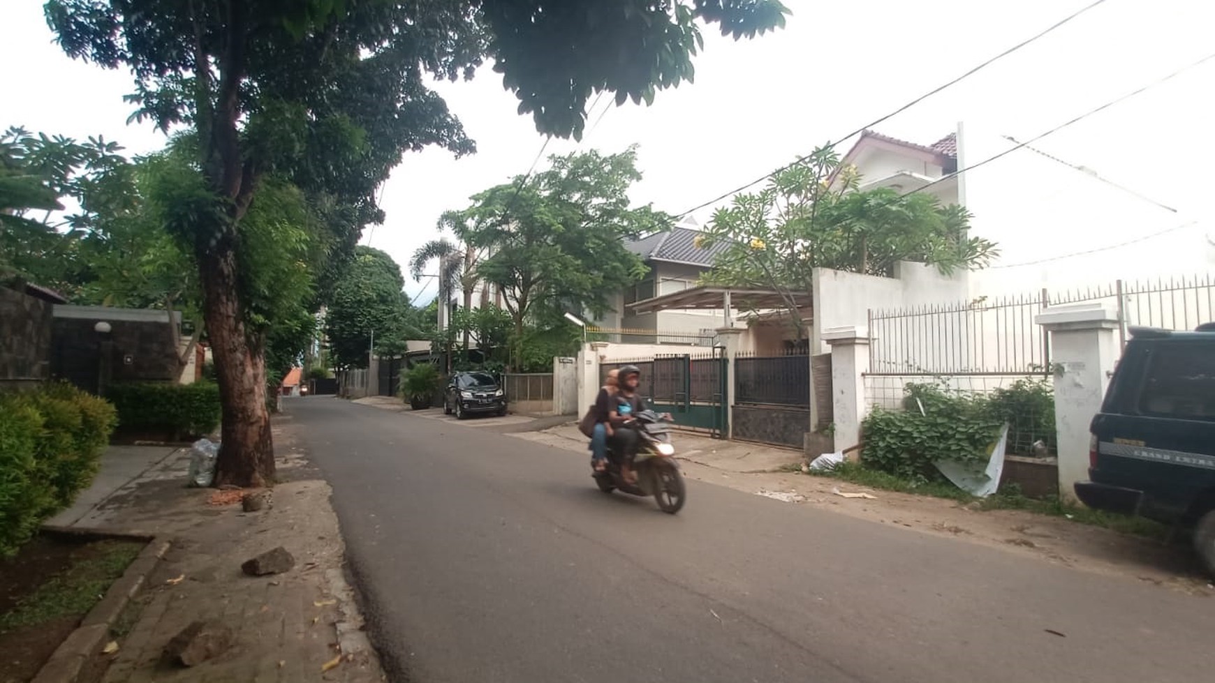 Rumah siap huni,bagus lingkungan aman di Pesanggrahan.