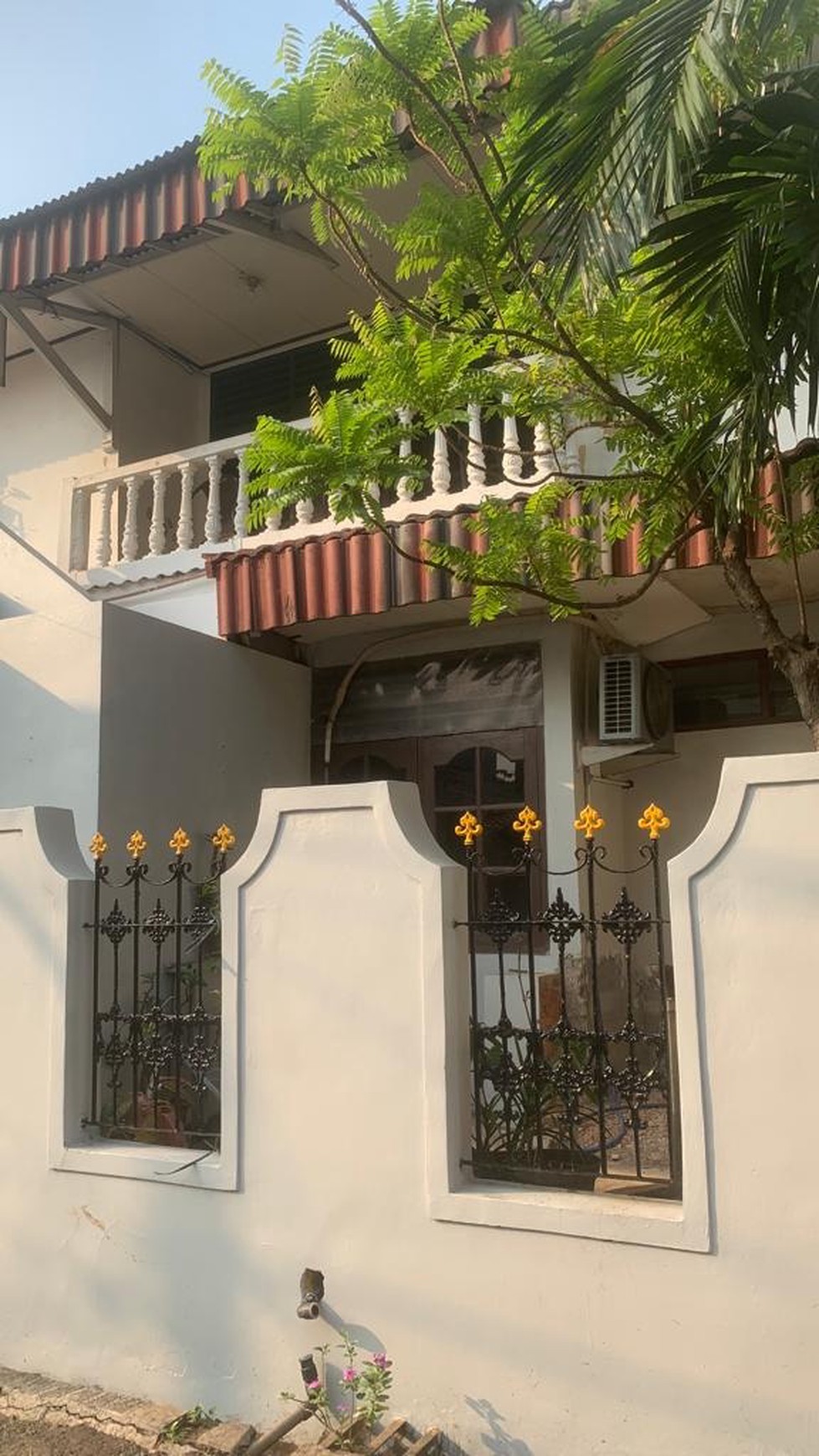 Rumah dijual di komplek depkes 1 jatibening, lokasinya bagus.