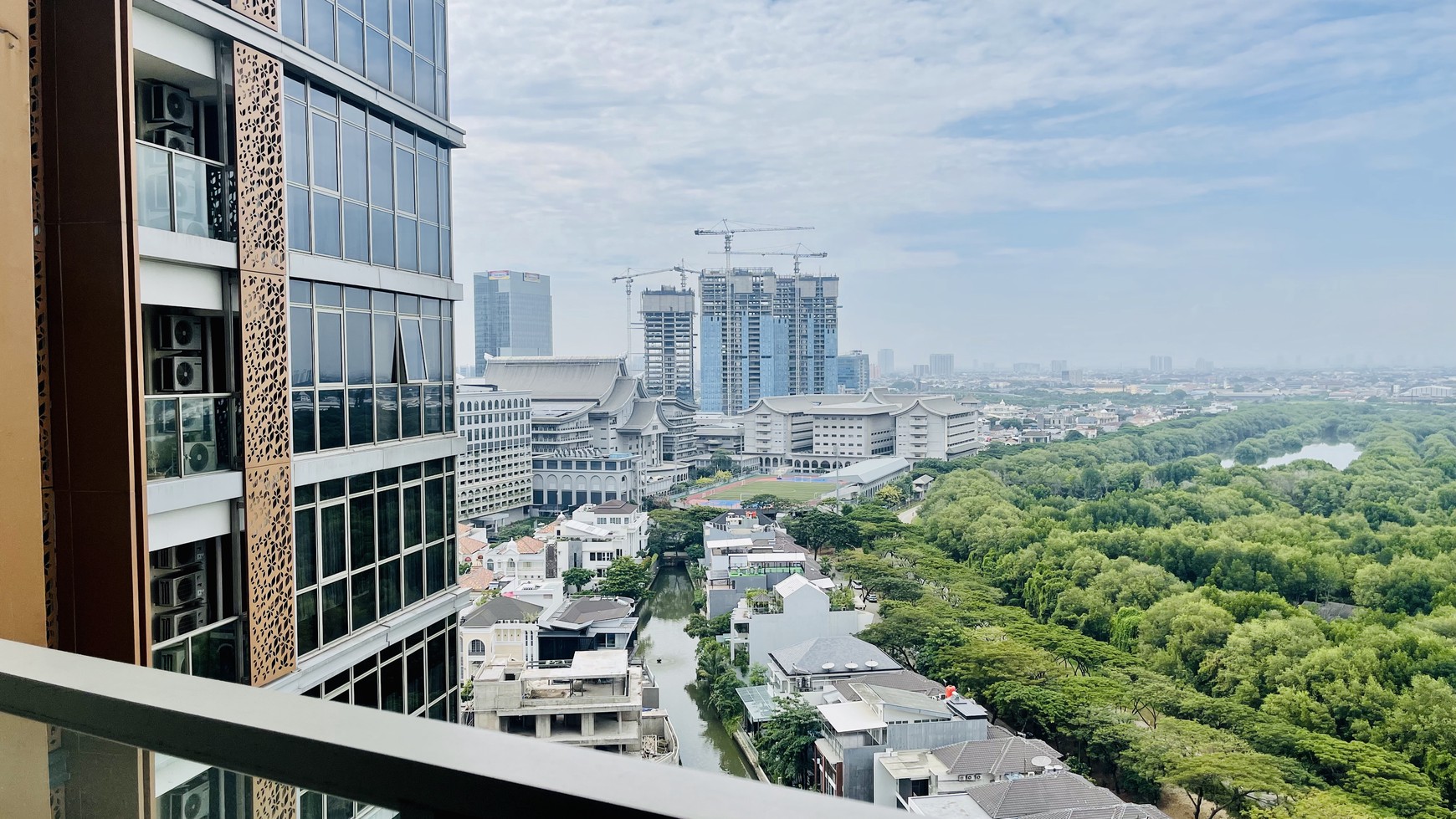 GOLD COAST APARTMENT TOWER BAHAMA, PIK