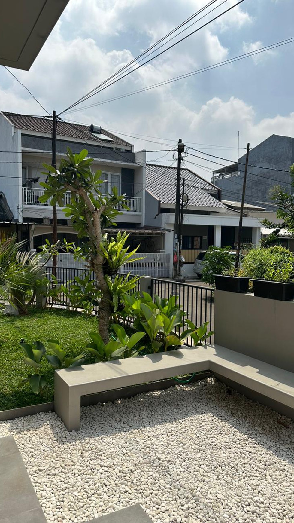 Rumah baru hoek 2 lantai di Griya Loka BSD City, dekat kolam renang