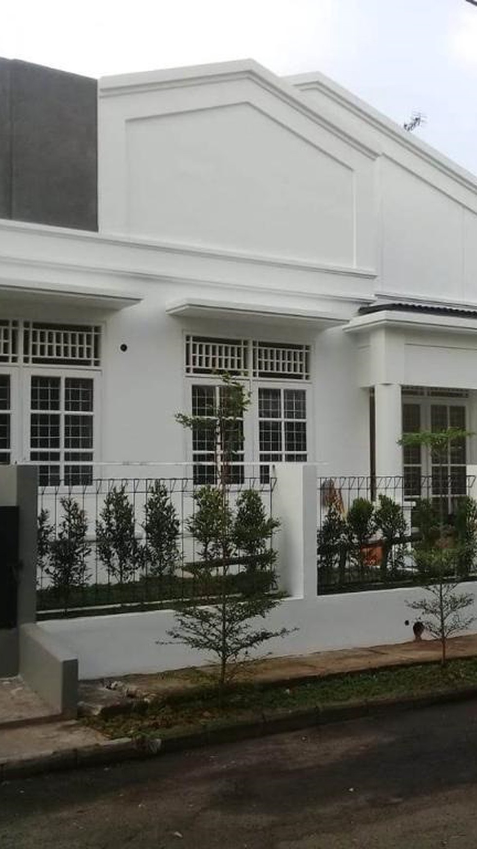 Rumah Bagus Diarea Bintaro Jaya Sektor 9, Dekat Akses Toll Jorr