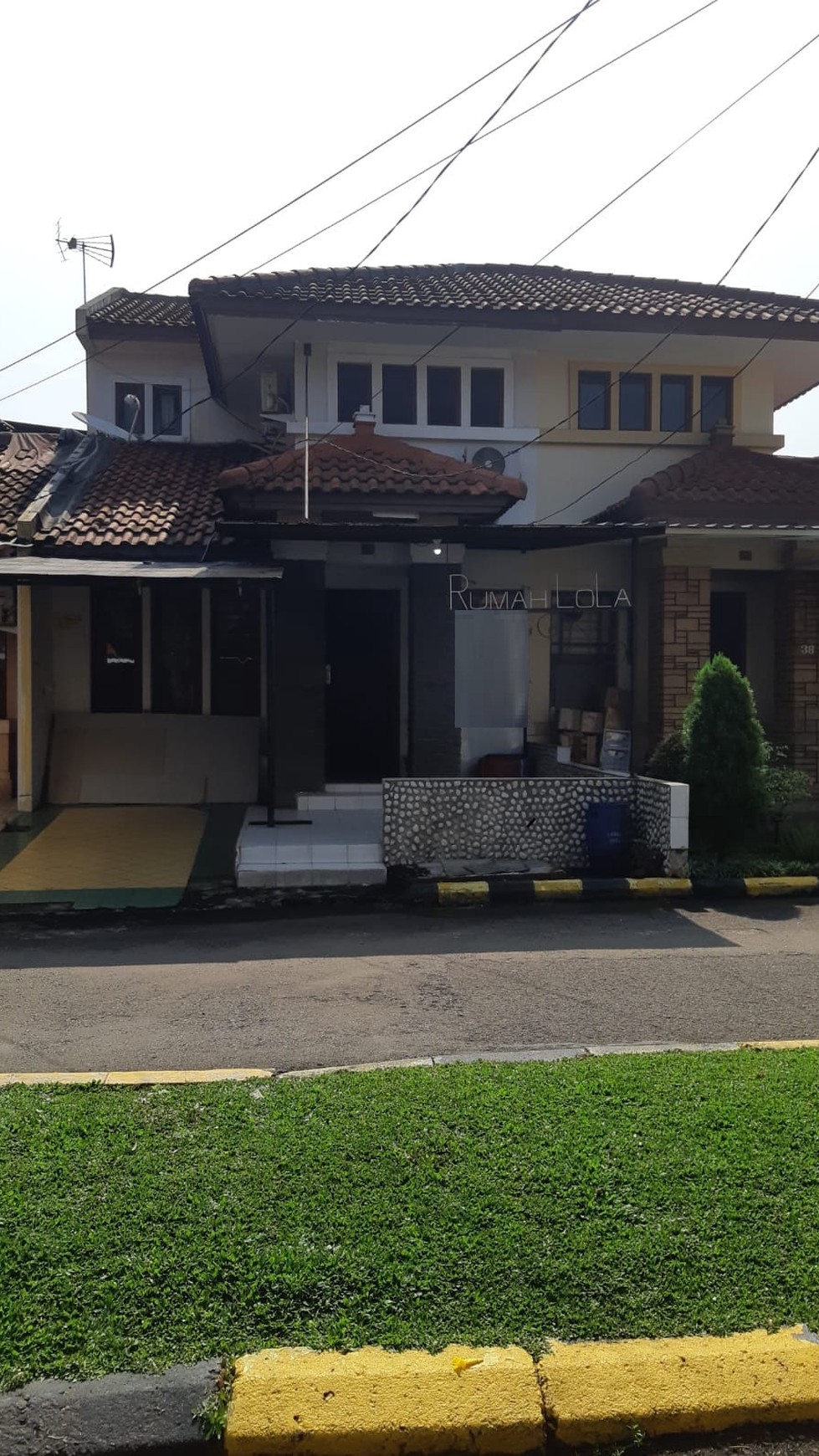 Dijual rumah tinggal di Taman Parahyangan Raya - Lippo Karawaci Tangerang
