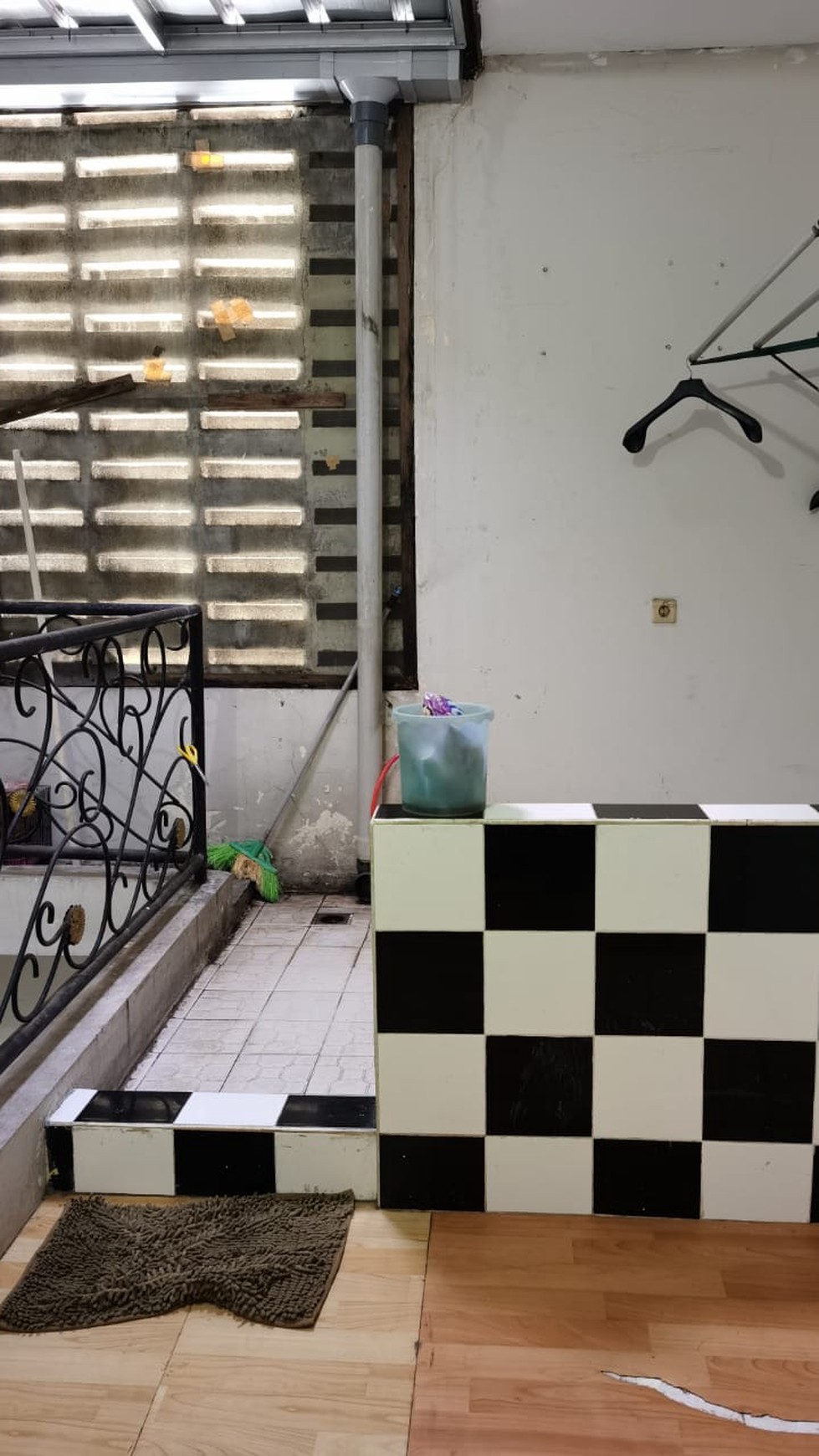 Dijual rumah tinggal di Taman Parahyangan Raya - Lippo Karawaci Tangerang