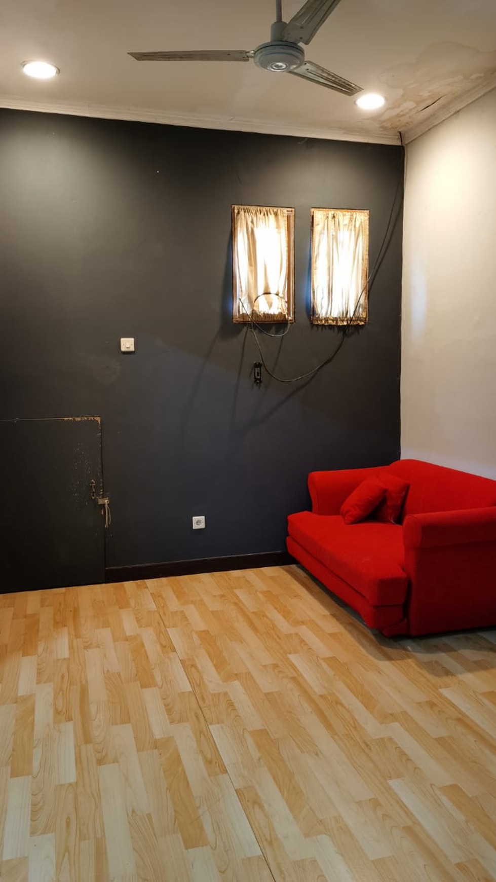 Dijual rumah tinggal di Taman Parahyangan Raya - Lippo Karawaci Tangerang