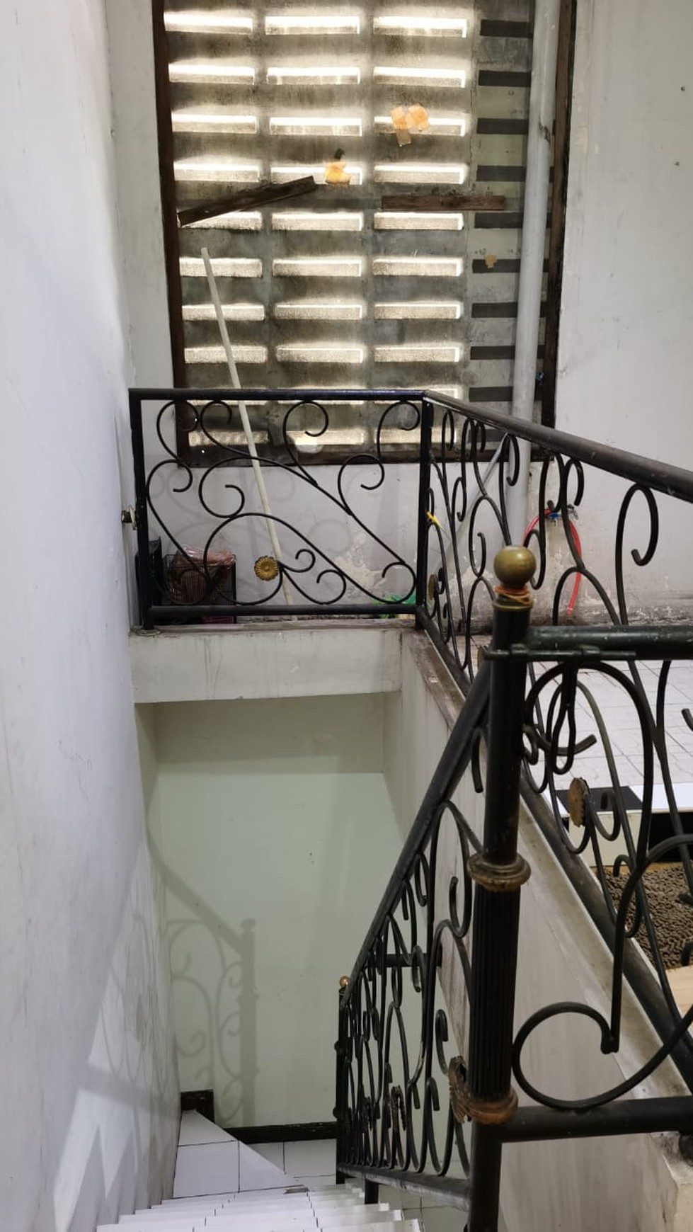 Dijual rumah tinggal di Taman Parahyangan Raya - Lippo Karawaci Tangerang