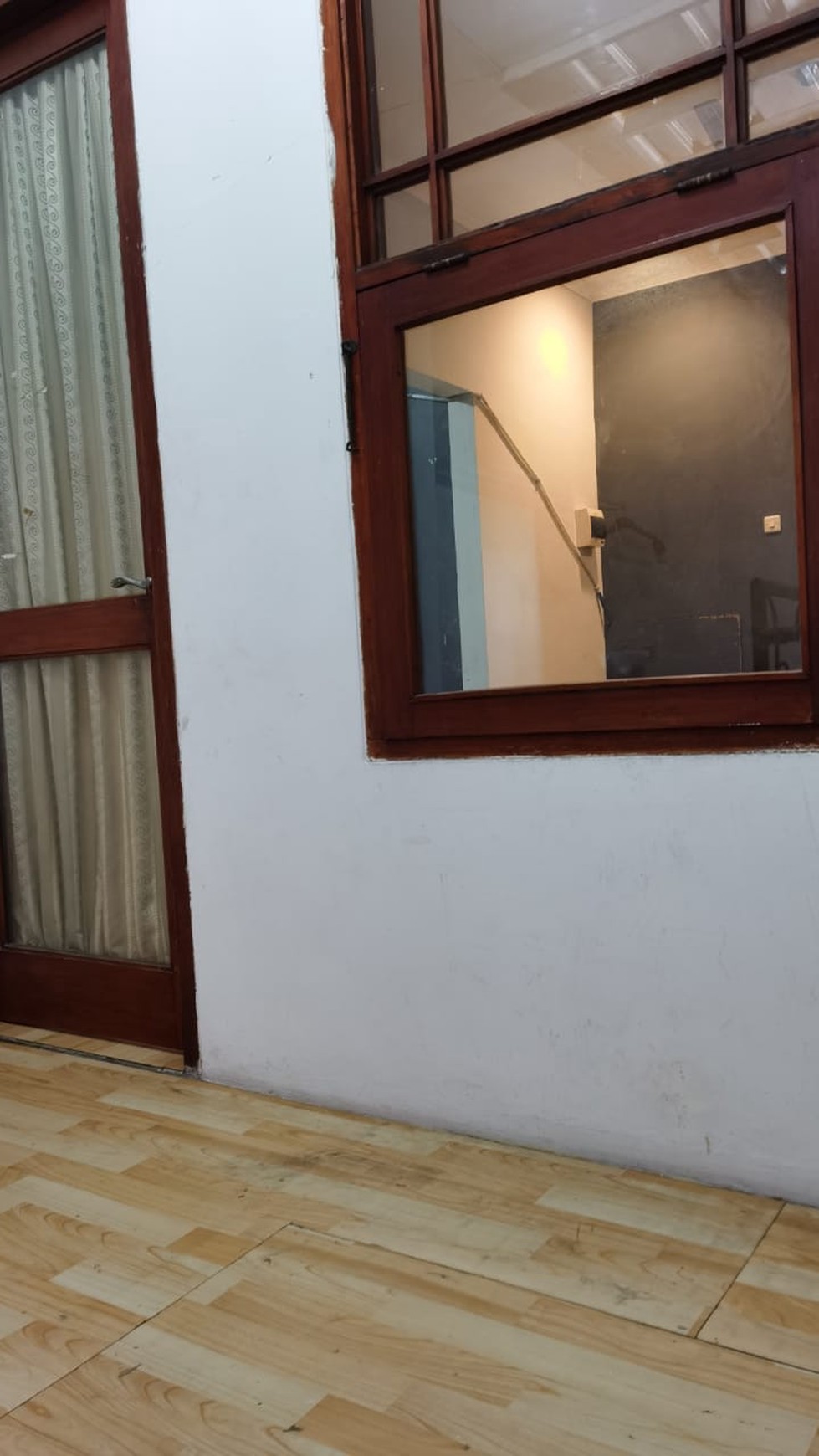 Dijual rumah tinggal di Taman Parahyangan Raya - Lippo Karawaci Tangerang
