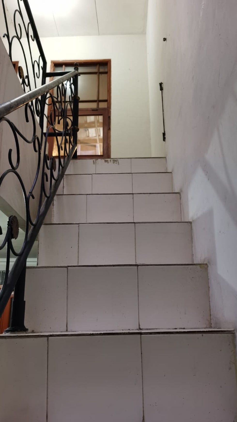 Dijual rumah tinggal di Taman Parahyangan Raya - Lippo Karawaci Tangerang