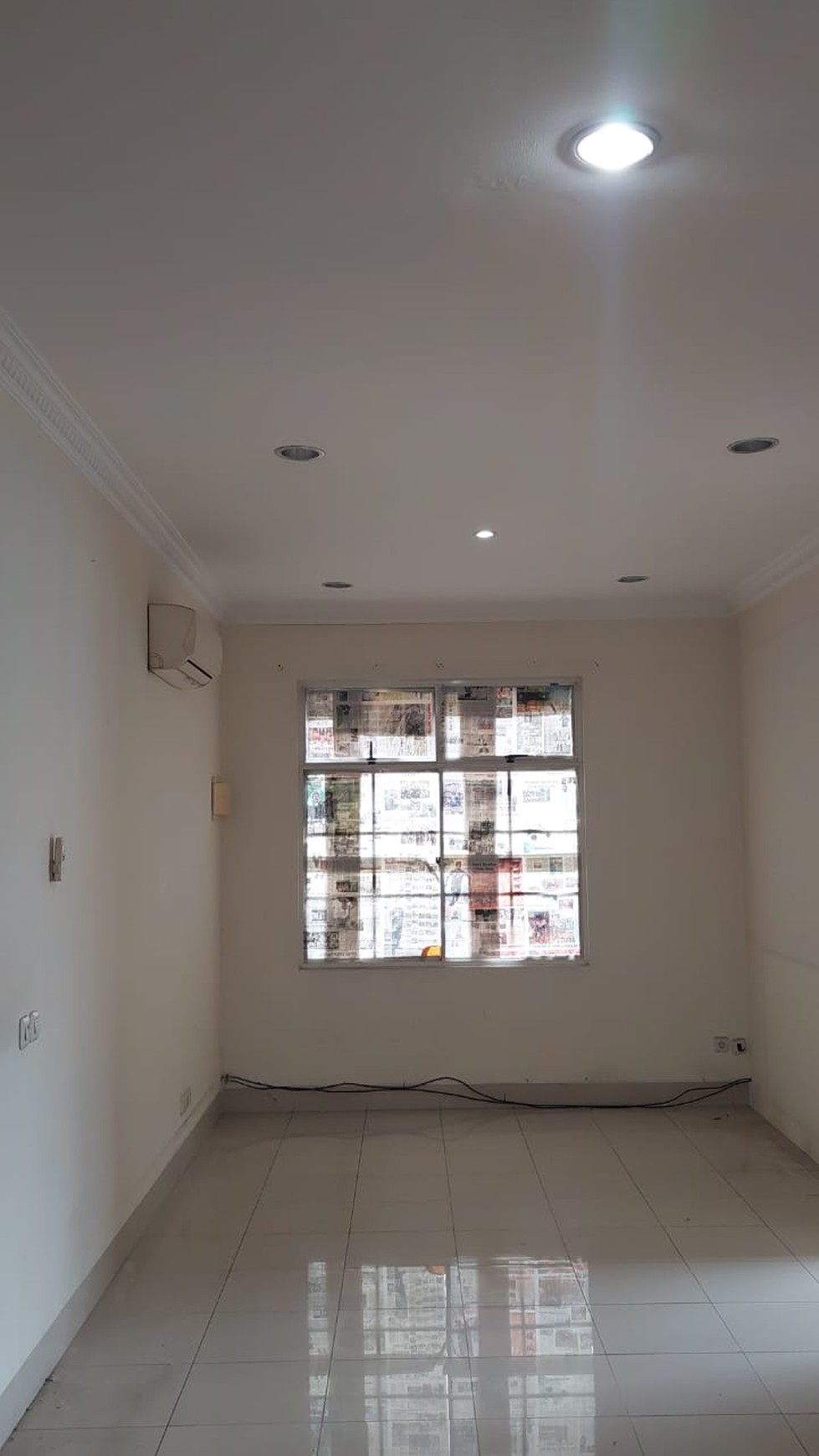 Dijual murah townhouse di Taman Paris 3 Lippo Karawaci Tangerang