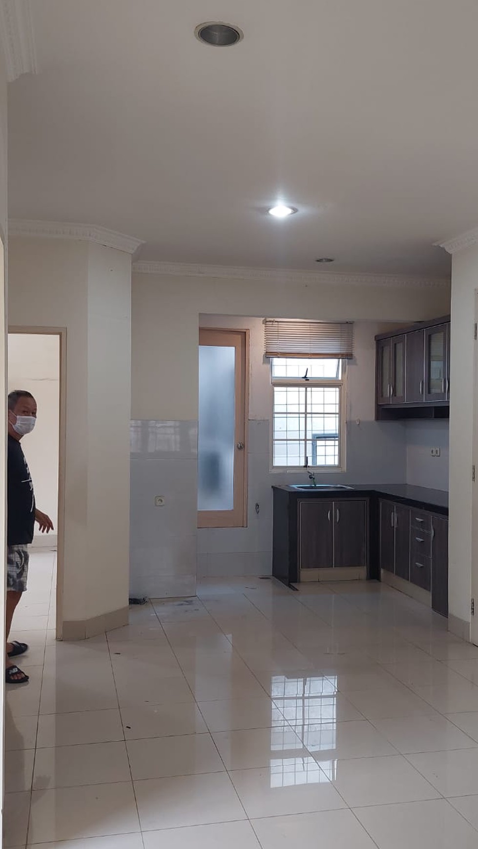 Dijual murah townhouse di Taman Paris 3 Lippo Karawaci Tangerang