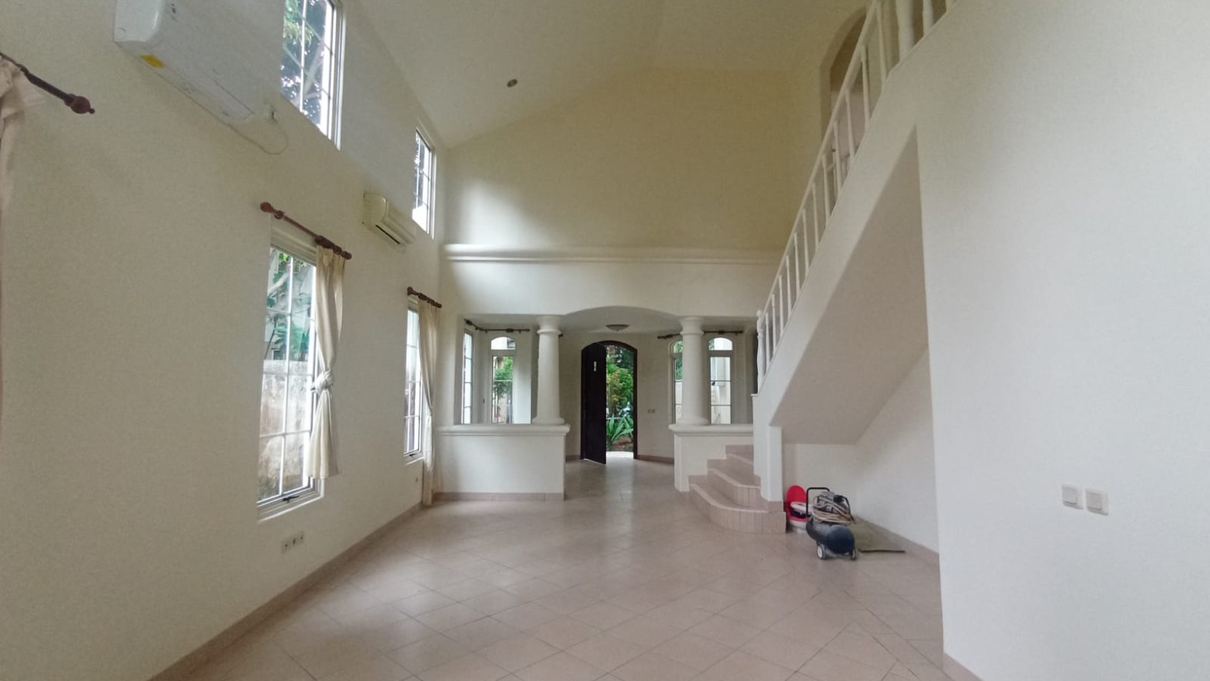 Disewakan rumah di Taman Diponegoro JL. Gn. Cempaka Lippo Karawaci Tangerang