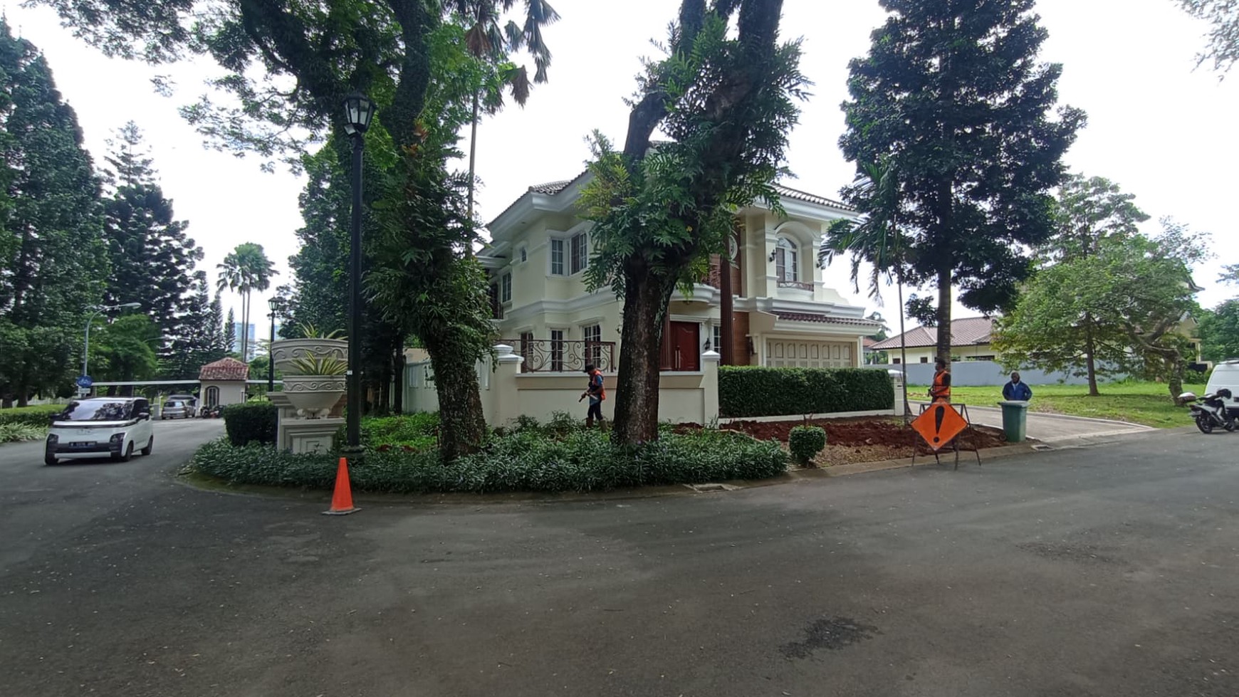 Jual rumah bagus dan cantik di Taman diponegoro lippo karawaci tangerang