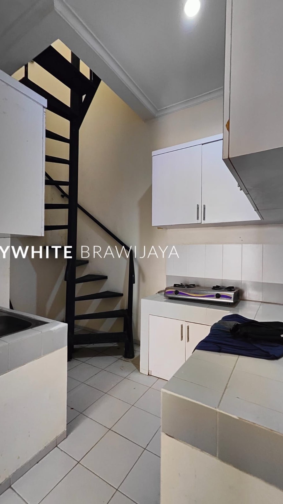 Disewakan Townhouse Area Kemang Lokasi Strategis